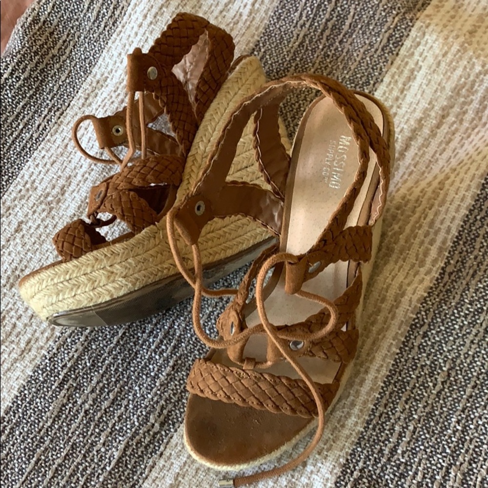 Cute Lace Up Wedges!